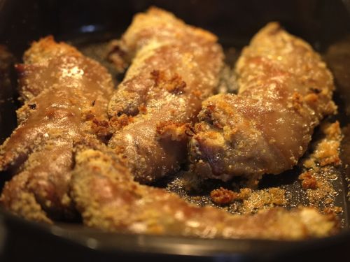 Pieds de porc panés